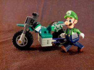 KNex Luigi and Standard Bike (11)